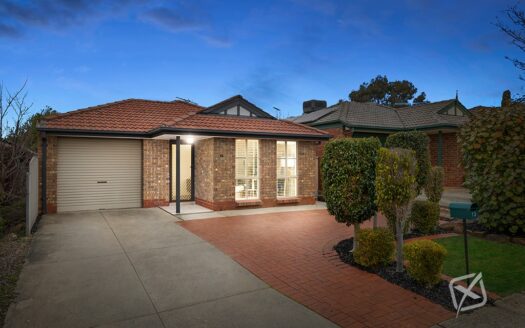 13 St Clair Parade, Greenwith