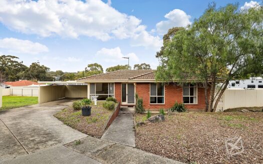 8 Oxley Court, Hackham