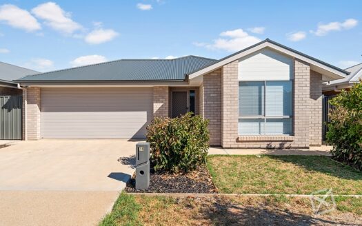 10 Myrta Avenue, Andrews Farm