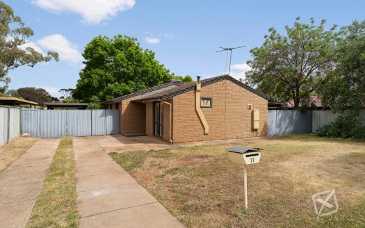 17 Fuller Crescent, Elizabeth East