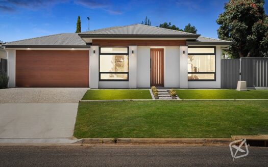 1A Boronia Drive, Hope Valley