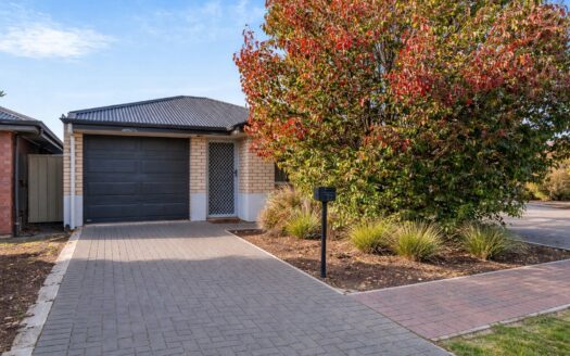 23 Overlander Way, Smithfield