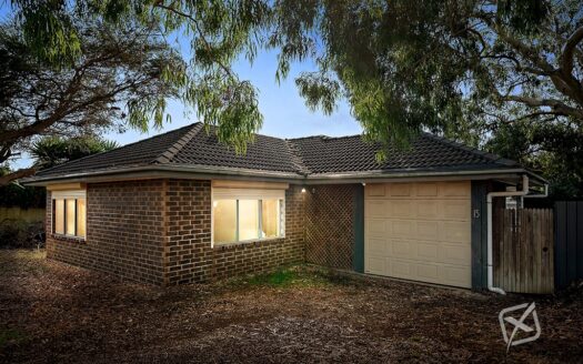 15 Madigan Crescent, Woodcroft